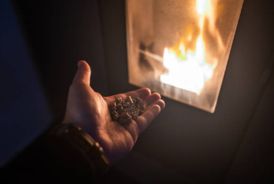 Waarom Steeds Meer Huishoudens Overstappen op Pellets als Duurzame Brandstof